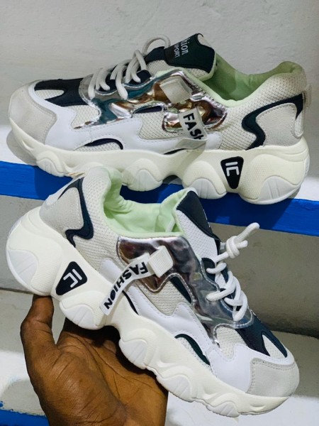 Basket hommes bonne qualité